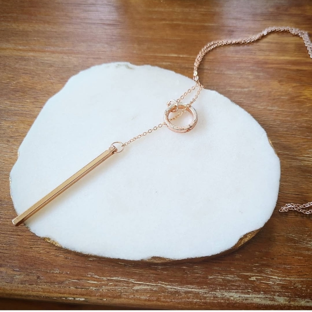 Rose Gold Lariat Pendant Necklace